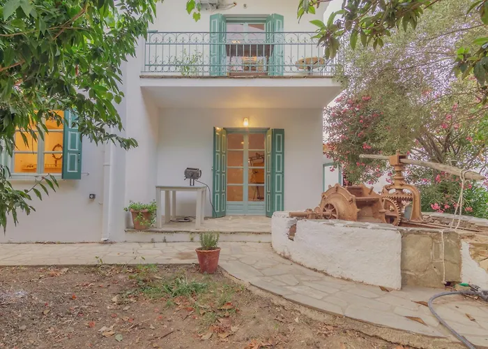 בית הארחה Private Wing Of A Greek Island Estate With Vineyard, Exclusive Grounds & Hosted Experiences 3*