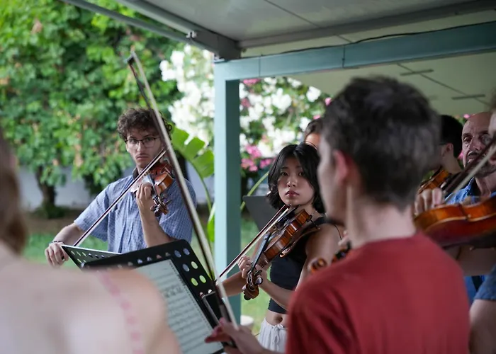 בית הארחה Private Wing Of A Greek Island Estate With Vineyard, Exclusive Grounds & Hosted Experiences העיירה סקיאתוס