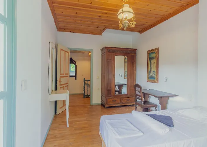 בית הארחה Private Wing Of A Greek Island Estate With Vineyard, Exclusive Grounds & Hosted Experiences 3*