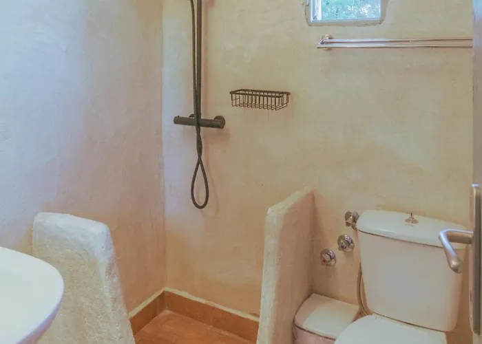 בית הארחה Private Wing Of A Greek Island Estate With Vineyard, Exclusive Grounds & Hosted Experiences