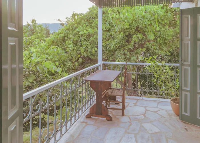 Vendégház Private Wing Of A Greek Island Estate With Vineyard, Exclusive Grounds & Hosted Experiences Szkiáthosz